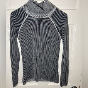 Abercrombie & Fitch Small